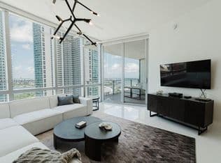 2-bedroom Condo — 851 NE 1st Ave #2403, Miami, 33132