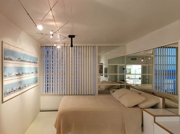 Building — For Rent, Miami Beach 33139