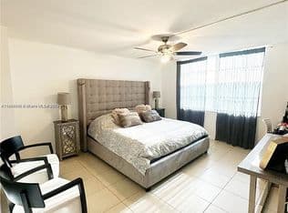 2-bedroom Condo — 2750 NE 183rd St APT 1404, Aventura, 33160