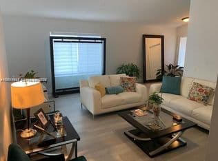3-bedroom Single-Family Home — 1477 Majesty Ter, Fort Lauderdale, 33327