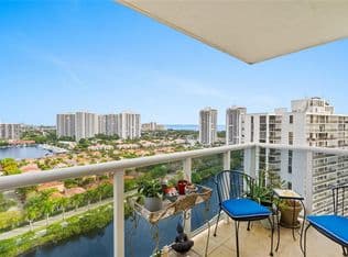 1-bedroom Condo — 3675 N Country Club Dr APT 2201, Aventura, 33180