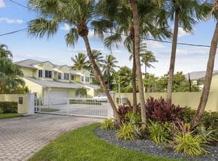 3-bedroom Townhouse — 603 SW 7th Avenue #11, Fort Lauderdale, 33315