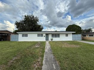 4-bedroom Single-Family Home — 1950 NW 190th Ter, Miami Gardens, 33056