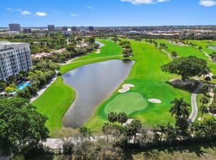 3-bedroom Condo — 2400 Presidential Way #2004, West Palm Beach, 33401