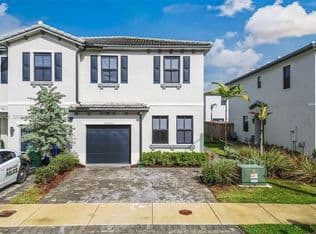 4+1 Townhouse — 13073 SW 286th Way, Homestead, 33033