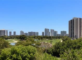 2+1 Condo — 20400 W Country Club Dr APT 605, Aventura, 33180