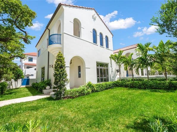 3-bedroom New Construction — 550 Malaga Avenue 1, Coral Gables, FL 33134