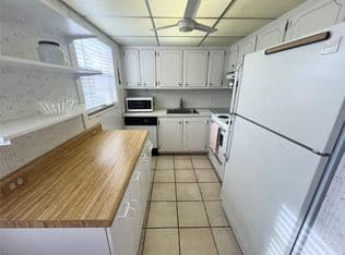 2-bedroom Condo — 244 Farnham K #244, Deerfield Beach, 33442