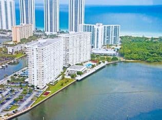 2+1 Condo — 300 Bayview Dr APT 1707, Sunny Isles Beach, 33160