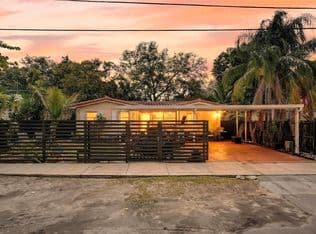 3+1 Müstakil ev — 154 NW 67th Street, Miami, 33150