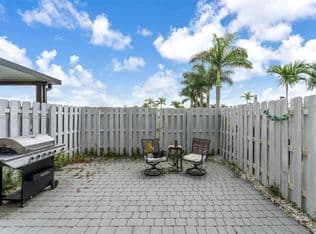3-bedroom Townhouse — 1461 SE 26th Rd, Homestead, 33035