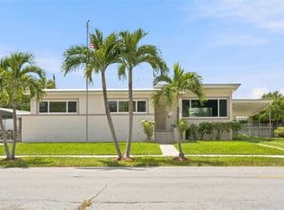 3+1 Müstakil ev — 3240 SW 84th Ave, Miami, 33155