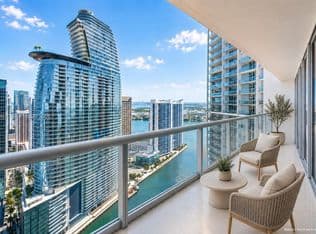 2+1 Condo — 475 Brickell Ave APT 4315, Miami, 33131