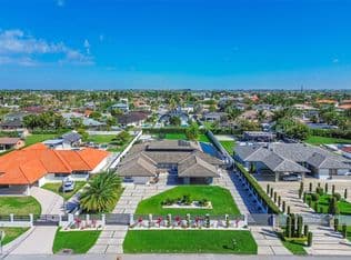 5+1 Müstakil ev — 13801 SW 34th St, Miami, 33175