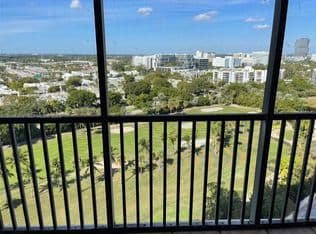 1+1 Condo — 20335 N Country Club Dr APT 1701, Aventura, 33180