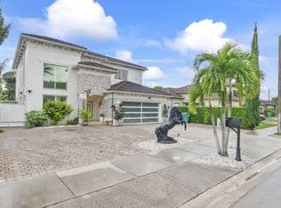 4+1 Müstakil ev — 15580 SW 176TH Terrace, Miami, 33187