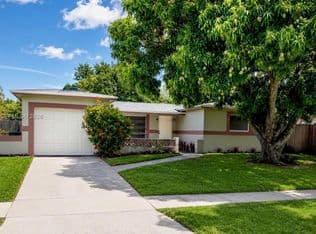 3-bedroom Single-Family Home — 8001 NW 3rd Pl, Margate, 33063
