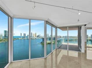 3-bedroom Condo — 3370 Hidden Bay Dr #2708, Aventura, 33180