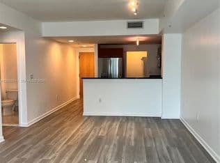 2+1 Condo — 244 Biscayne Blvd APT 2609, Miami, 33132