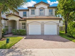 4-bedroom Single-Family Home — 8450 NW 113th Psge, Doral, 33178