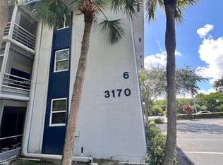 2-bedroom Condo — 3170 Holiday Springs Blvd #6105, Margate, 33063