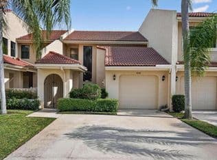 2-bedroom Townhouse — 830 Windermere Way, Palm Beach Gardens, 33418