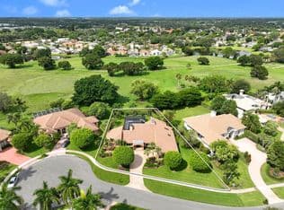 3+1 Müstakil ev — 2379 Newbury Ct, Wellington, 33414