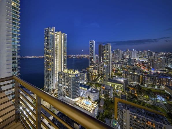 Metro Edgewater, Edgewater