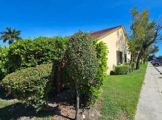 2+1 Müstakil ev — 491 Springdale Circle, Palm Springs, 33461