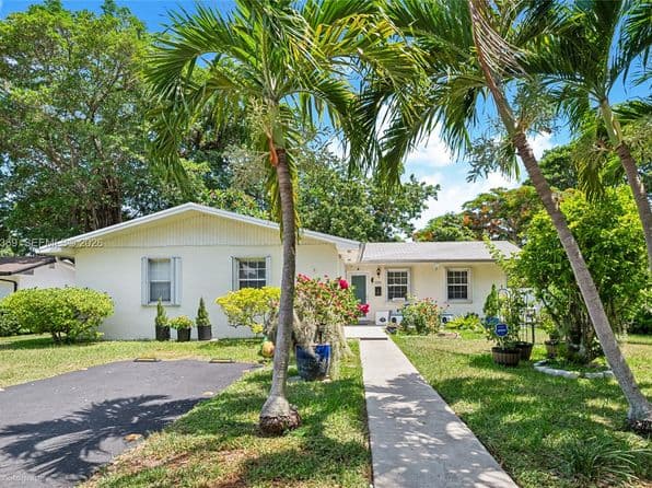 3-bedroom Single-Family Home — 3750 Percival Ave, Miami, FL 33133