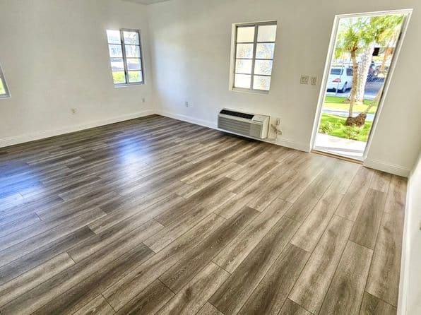 For Rent, Miami Beach