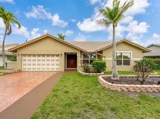 3+1 Müstakil ev — 7817 Sunflower Dr, Margate, 33063