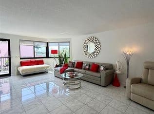 2-bedroom Condo — 20850 San Simeon Way #3025, Miami, 33179