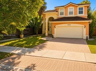 5+1 Müstakil ev — 16062 SW 43rd Ter, Miami, 33185