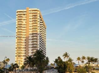2-bedroom Condo — 1965 S Ocean Dr APT 2F, Hallandale, 33009