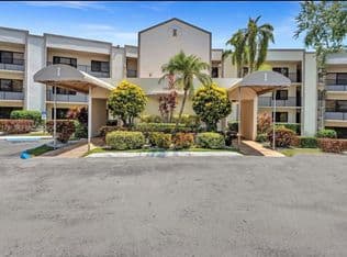 2+1 Condo — 10847 W Clairmont Cir #302, Tamarac, 33321