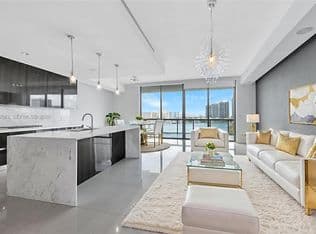 4+1 Condo — 3300 NE 188th St APT 611, Aventura, 33180