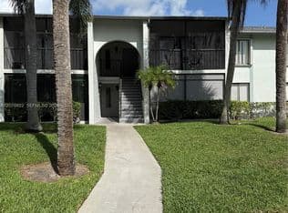 3-bedroom Condo — 1014 Green Pine Blvd APT H1, West Palm Beach, 33409