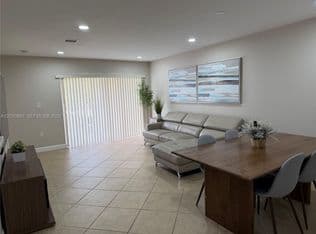 2+1 Condo — 4712 NW 114th Ave Unit 202, Doral, 33178