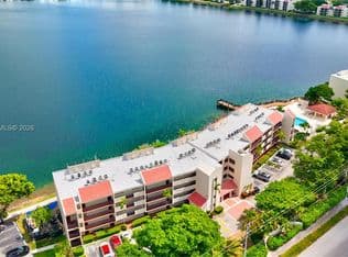 2-bedroom Condo — 114 Lake Emerald Dr APT 409, Fort Lauderdale, 33309