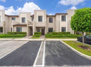 3+1 Townhouse — 21444 NE 2nd Path, Miami, 33179