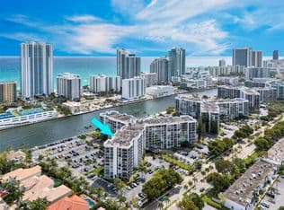 2-bedroom Condo — 1000 Parkview Dr APT 407, Hallandale, 33009