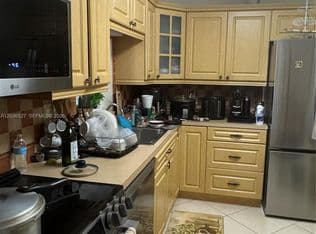 2-bedroom Condo — 8625 NW 8th St APT 310, Miami, 33126