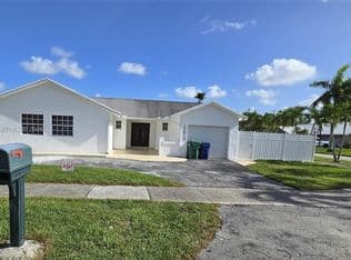 6-bedroom Single-Family Home — 13470 SW 24th St, Miami, 33175