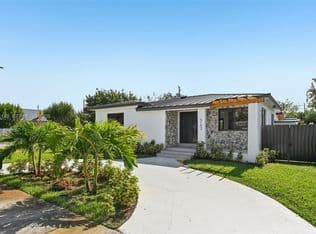 5+1 Müstakil ev — 5152 SW 6th St, Miami, 33134