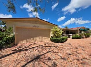 4+1 Müstakil ev — 14545 SW 75th St, Miami, 33183