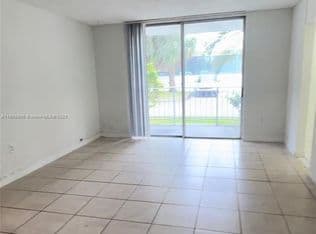 2+1 Condo — 498 NW 165th Street Rd APT D101, Miami, 33169