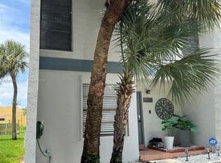 3-bedroom Townhouse — 9251 NW 14th Ct #257, Pembroke Pines, 33024