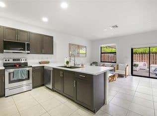 3+1 Townhouse — 28729 SW 132nd Ct, Homestead, 33033