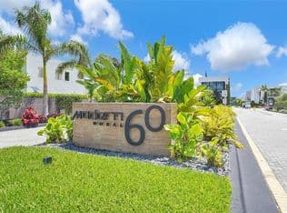 6+1 Müstakil ev — 7509 NW 99th Ave, Doral, 33178